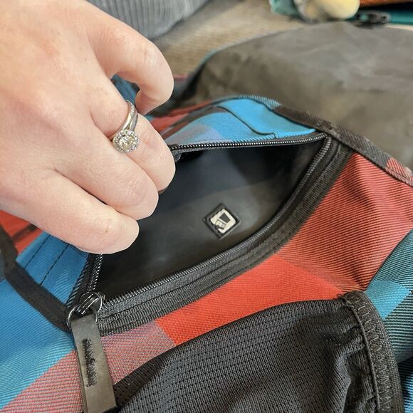 NEW OGIO Tactic 13 Messenger - Blockade Crossbody Laptop - Picture 9 of 16